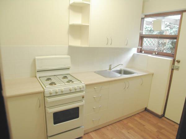 Townhouse-Great Location Picture Townhouse-Great Location Picture