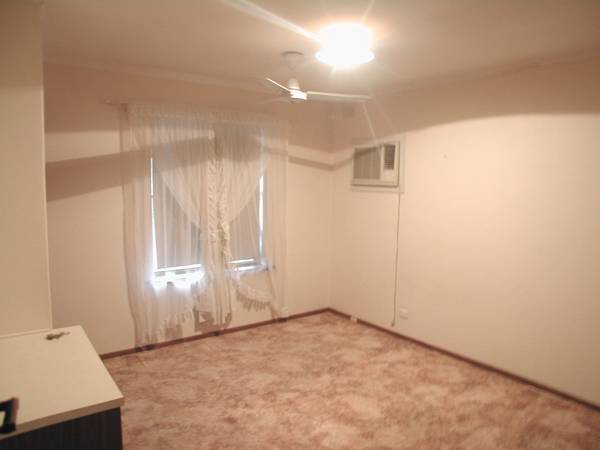 Townhouse-Great Location Picture Townhouse-Great Location Picture