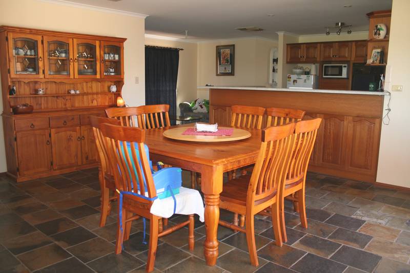 Fabulous Home - Stunning Location Picture 2