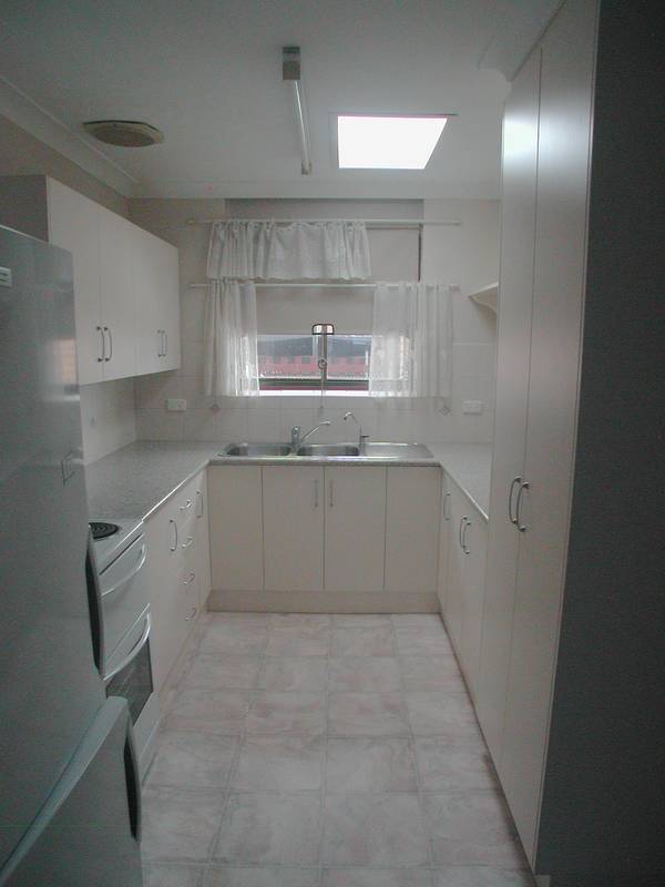 Solid Brick Home On 866sqm Picture 2