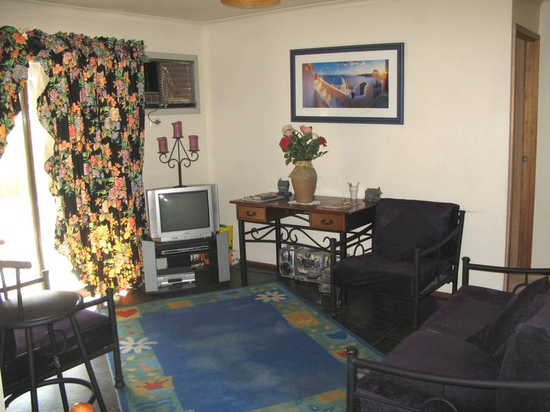 Attention Investors / First Home Buyers 4 Bedroom Family Home Picture 3