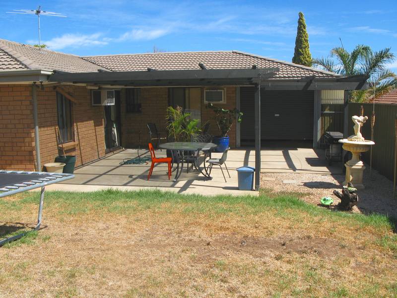 Attention Investors / First Home Buyers 4 Bedroom Family Home Picture 2