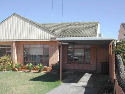 A TOUCH OF CHARACTER AND
POSITIONED PERFECTLY! Picture