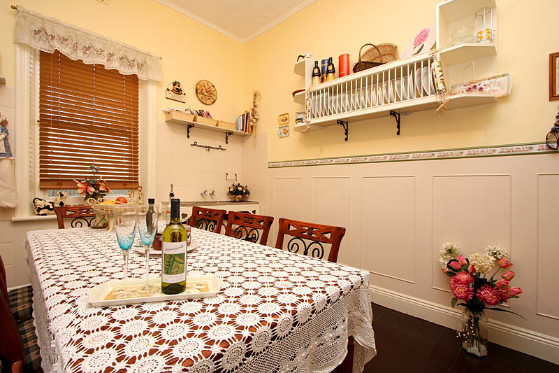 Exquisite Stone Home Picture 3