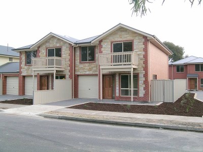 Tasteful Towhouse Picture