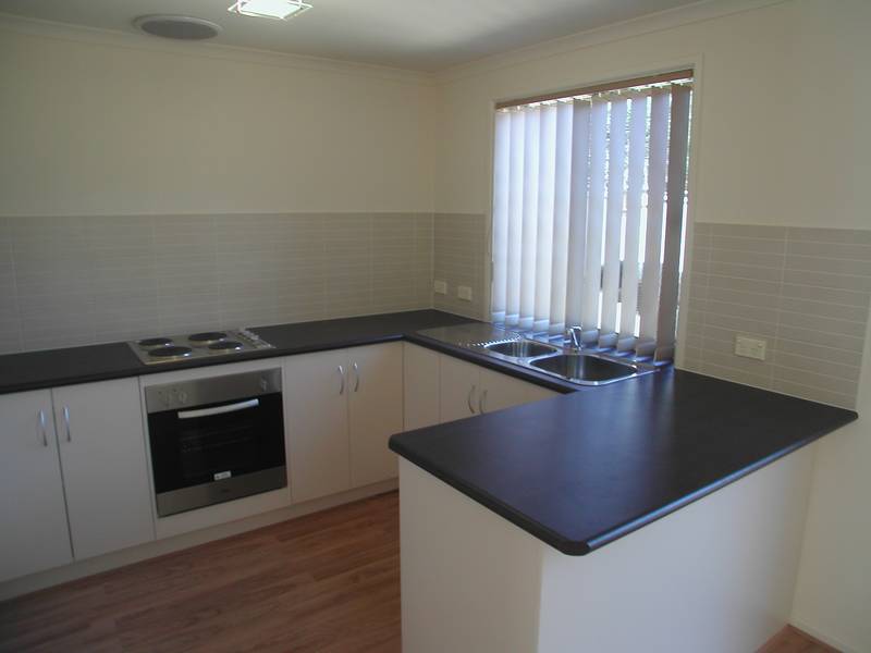 Huge Townhouse! Picture 2