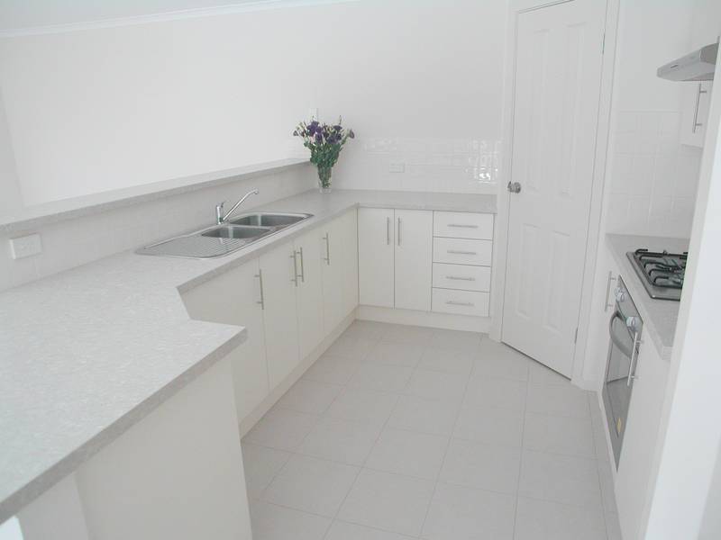 Sparkling - Nearly New Picture 2