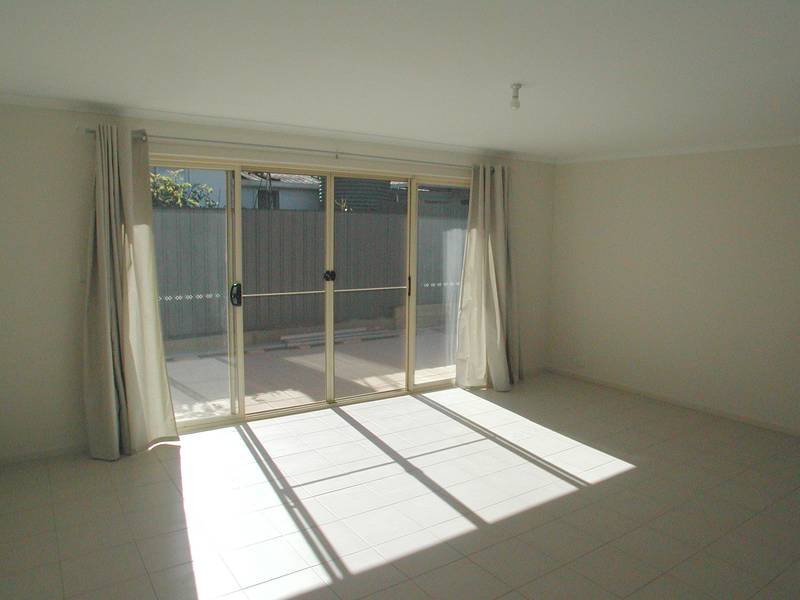 Sparkling - Nearly New Picture 3