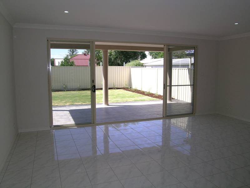 Truly Stunning In Every Way Picture 3