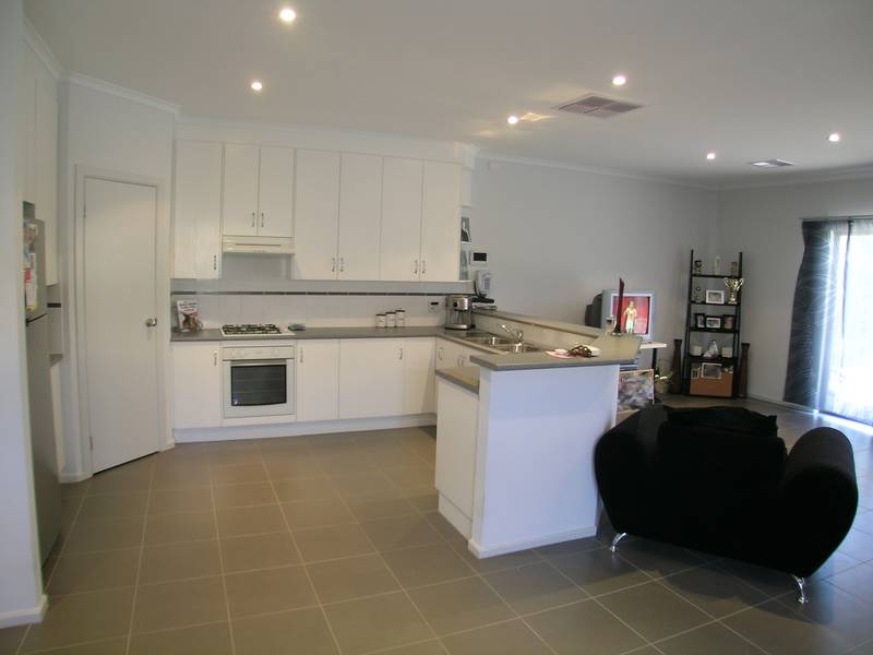 Young, Spacious and Waiting For You! Picture 2