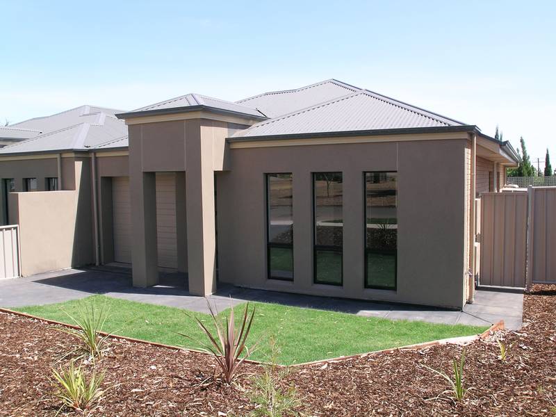 Torrens Title Courtyard Home Picture 1