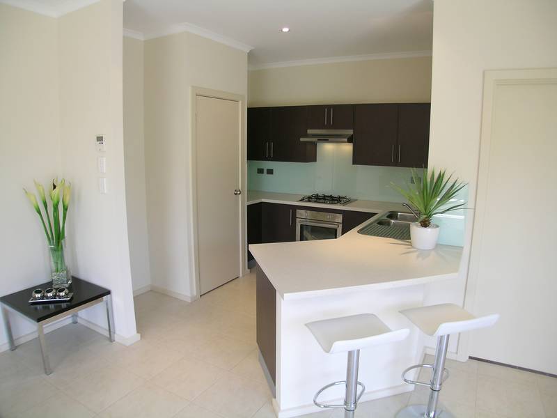 Torrens Title Courtyard Home Picture 3