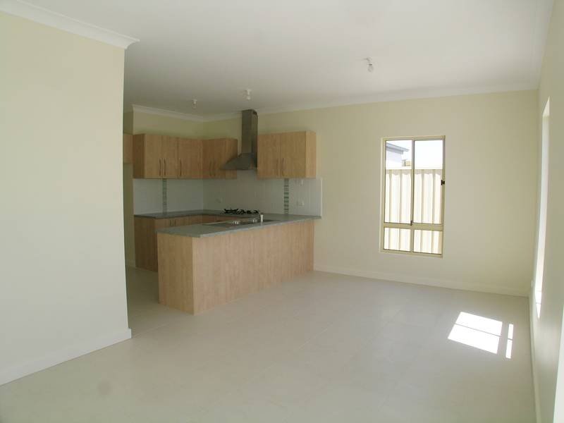 Brand New - Easy Living Picture 3