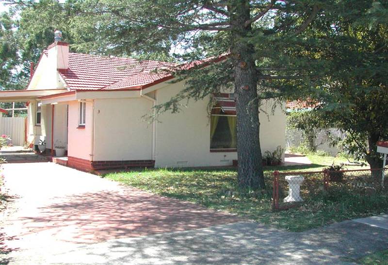 Cottage Cutie Picture 1