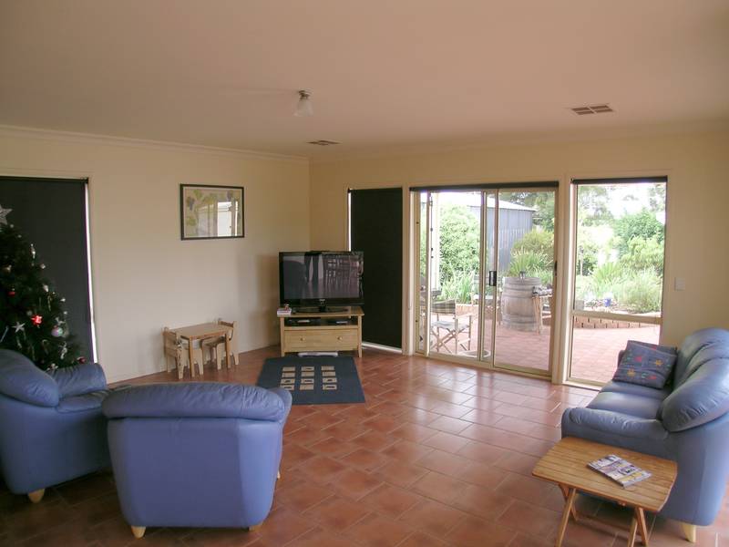 A Palace for the King and Queen! Picture 3