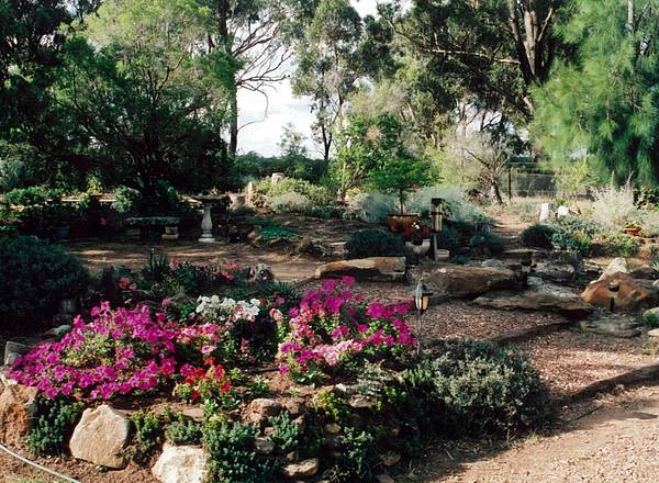 SMALL RURAL HOLDING WITH INCOME POTENTIAL Picture 2