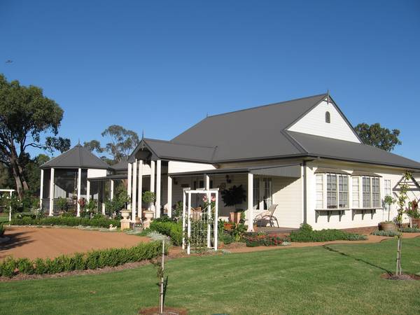 Country Style Living at its best Picture 1