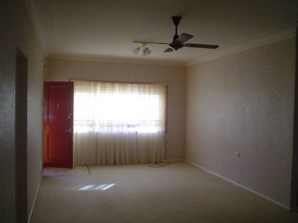 DON'T LET THIS ONE PASS!!!! Picture 2