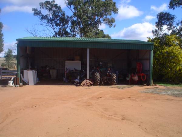 Small Rural Holding - 4km's from Dubbo City Picture 3