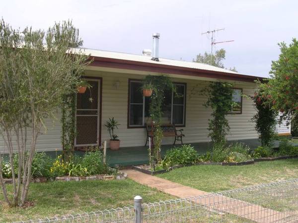 OWNER MUST SELL - PRICE REDUCED!!! Picture 3