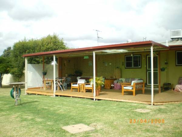 OWNER MUST SELL - PRICE REDUCED!!! Picture 1