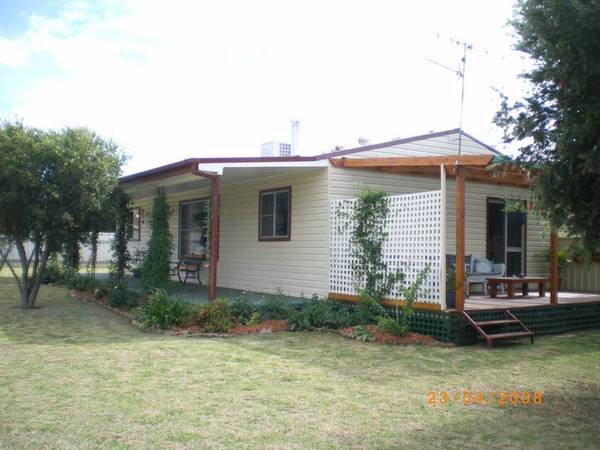 OWNER MUST SELL - PRICE REDUCED!!! Picture 2