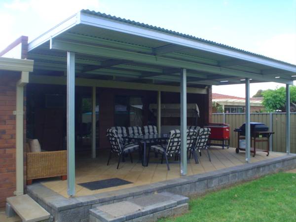 Position Perfect / More Than Meets the Eye Picture 2