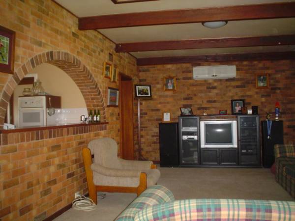 Position Perfect / More Than Meets the Eye Picture 3