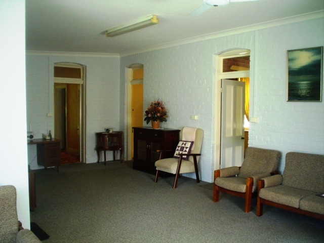 26-28 Wellington Street, Geurie Picture 3