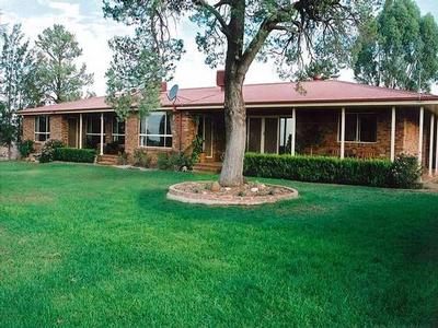 Country Lifestyle - 28 Acres - 10Minutes from Town Picture