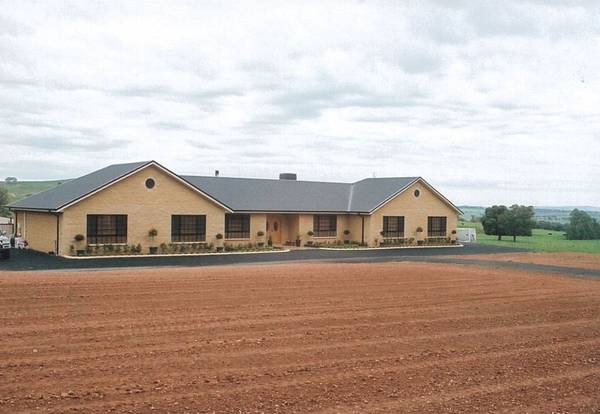 A Magnificent Home in a Rural Setting Picture 1