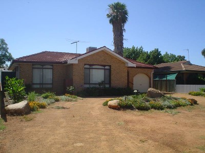 Walk to the Mall, School, Hospital or TAFE Picture