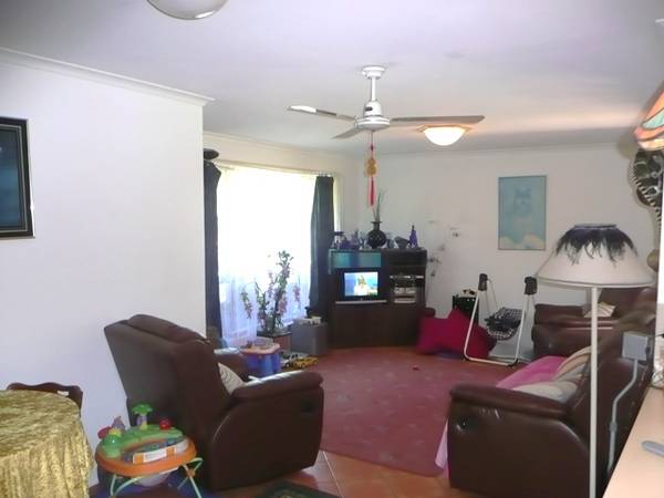 ENTRY MARKET BUYING - IDEAL INVESTMENT OR FAMILY HOME Picture 3