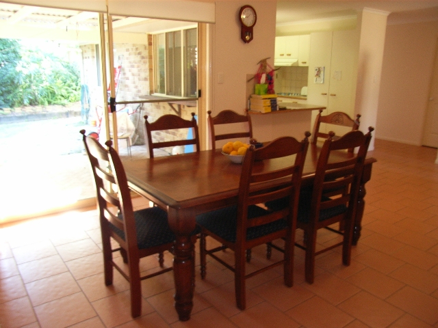 PRICED TO SELL IN NOOSA OUTLOOK Picture 3