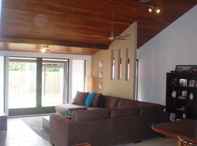 A TOUCH OF CHARACTER IN OLD TEWANTIN Picture 2