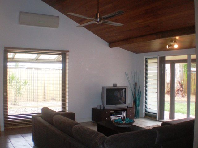 A TOUCH OF CHARACTER IN OLD TEWANTIN Picture 3