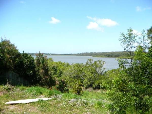 ABSOLUTE LAKE FRONT DEVELOPMENT SITE Picture 3