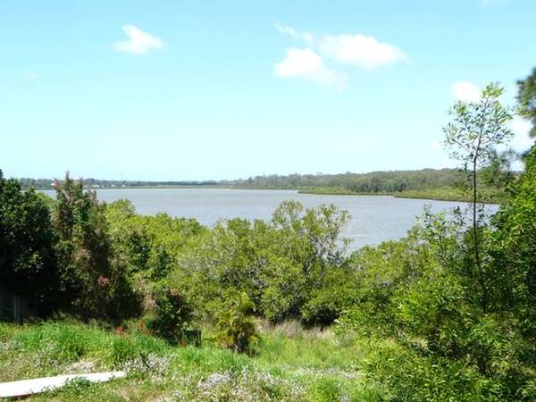 ABSOLUTE LAKE FRONT DEVELOPMENT SITE Picture 2