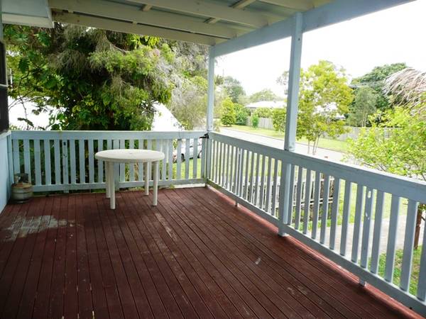 THE GRAND DAME Picture 3