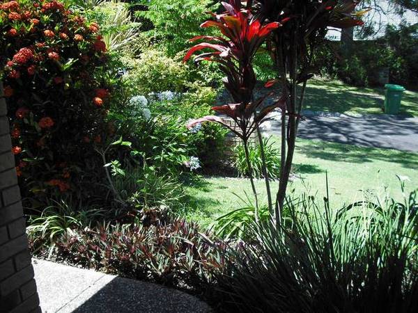 MODERN ROOMY LIVING Picture 1