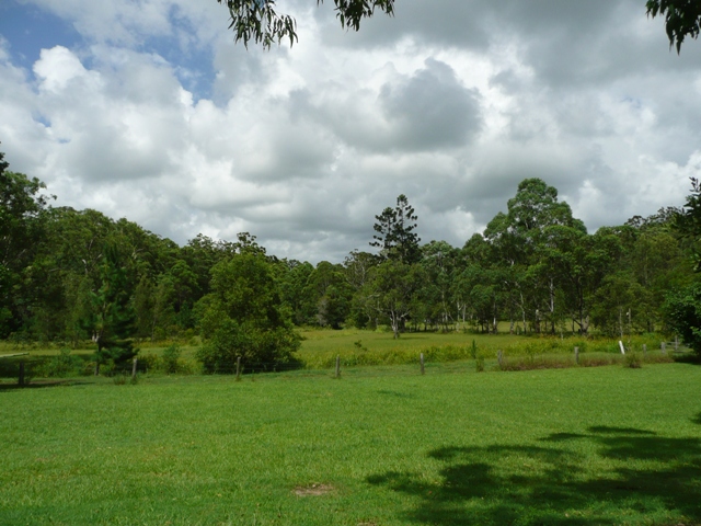 10 ACRE PROPERTY IN VERRIERDALE Picture 3