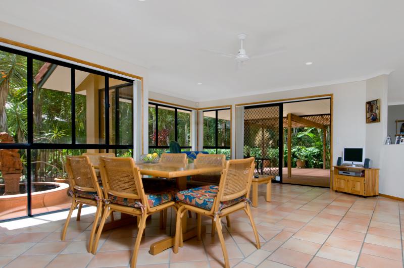 ABSOLUTELY FABULOUS Picture 2