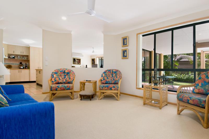 ABSOLUTELY FABULOUS Picture 3