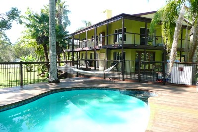 GRANDEUR ON ACREAGE Picture