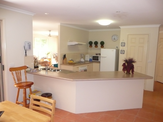 IMMACULATE HOME IN BOREEN POINT Picture 3