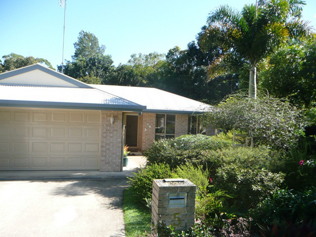 IMMACULATE HOME IN BOREEN POINT Picture 1