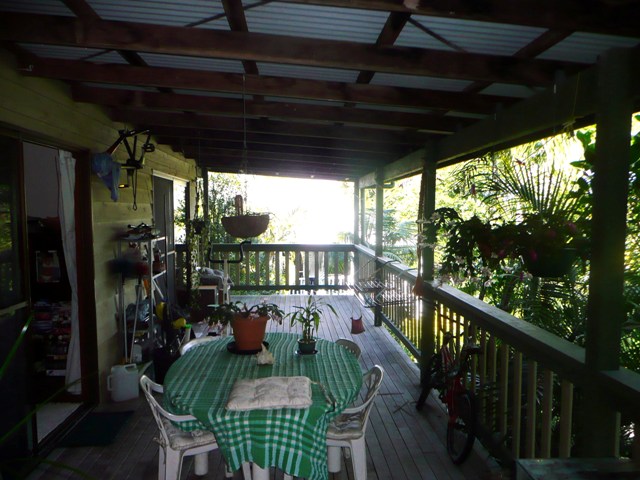 CLASSIC COTTAGE WITH VIEWS AND WALK TO BEACH Picture 2