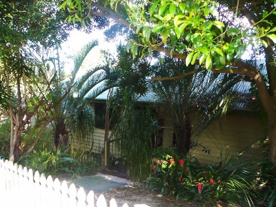 CLASSIC COTTAGE WITH VIEWS AND WALK TO BEACH Picture CLASSIC COTTAGE WITH VIEWS AND WALK TO BEACH Picture