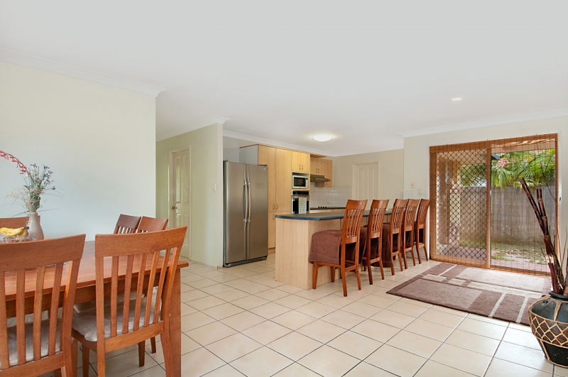 Family Home in Park Setting Picture 3