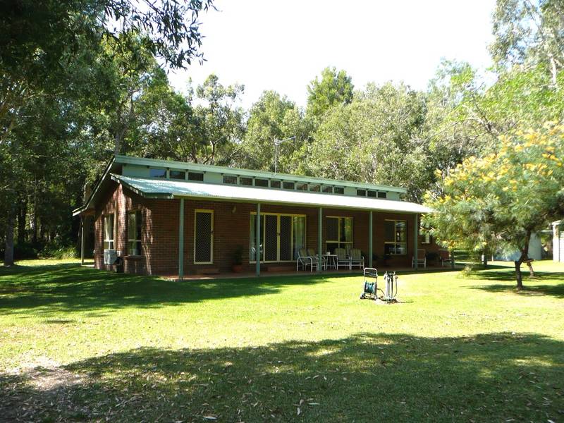 THE GOOD LIFE Picture 1